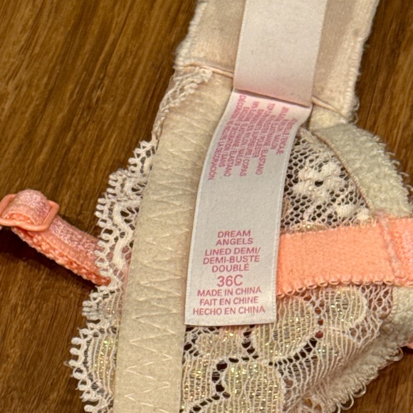 Victoria’s Secret Dream Angels Bra - Picture 2 of 2